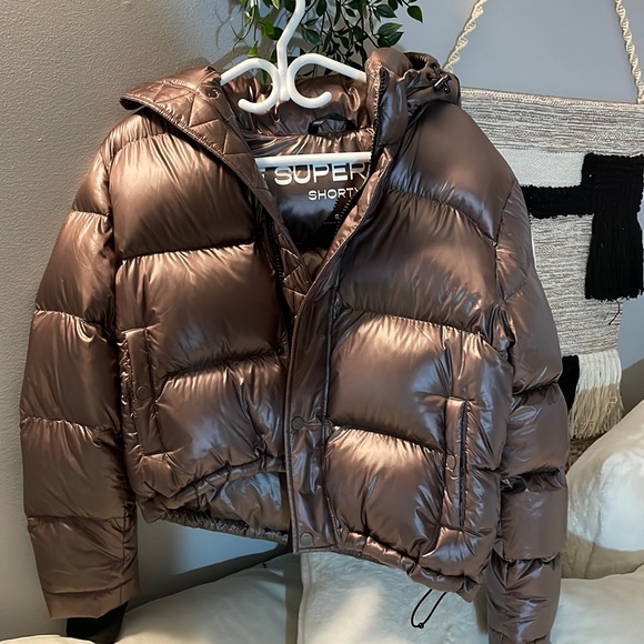 Aritzia Super Puff Shorty - Picture 2 of 4